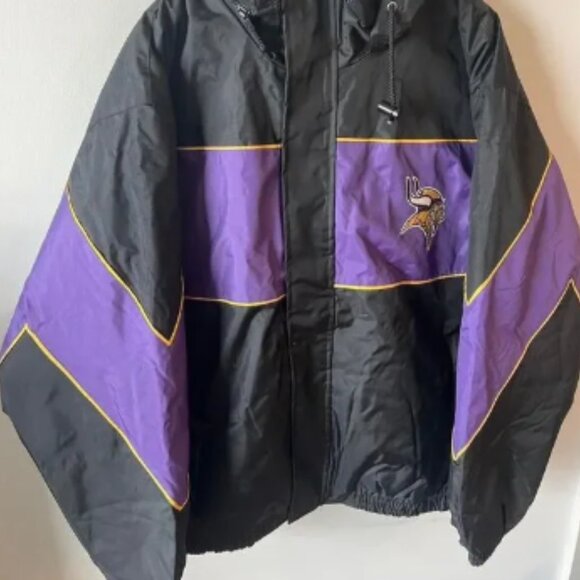 Vikings Puffer Jacket‎ - Picture 2 of 8